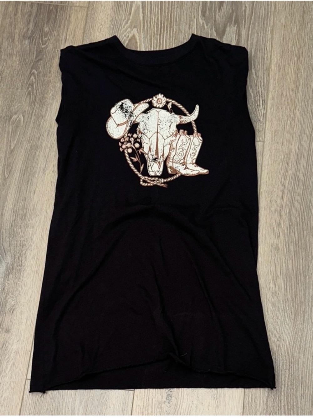 Concert ATTIRE🤩Maurices Black Sleeveless Tank with Western Skull & Boots Graphic